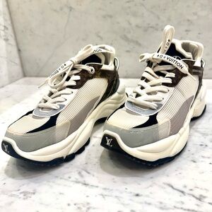 Authentic Louis Vuitton Women’s  Run 55 Trainers Sneakers - size 6.5 US